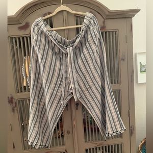 Pinstripe linen like cropped pull-on pants